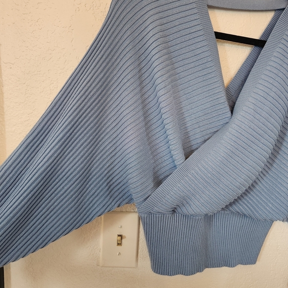 Dreamers By Debut Cropped Oversized Light Blue V-Neck Ribbed Sweater Size M - Picture 5 of 6